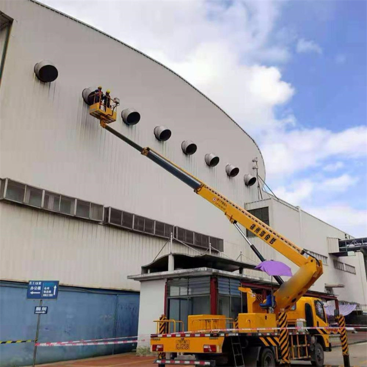 霍邱县高空作业车出租服务：专业广告牌安装解决方案